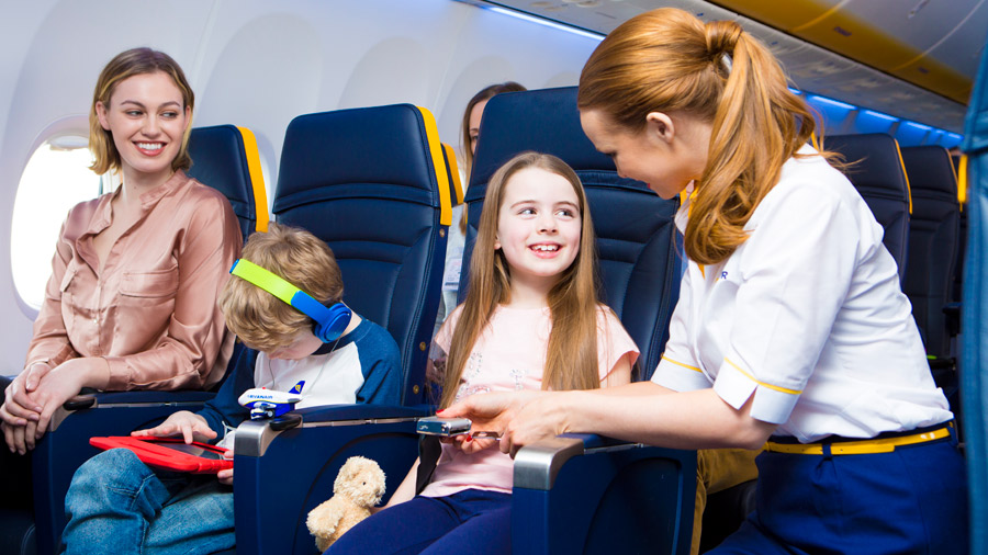 Comment occuper un enfant en avion ?